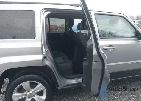 2015 Jeep Patriot Latitude z USA, uszkodzony, nr VIN 1C4NJPFB0FD297700